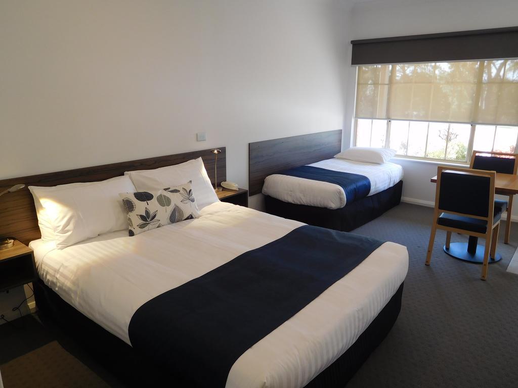 Commercial Golf Resort Albury Zimmer foto